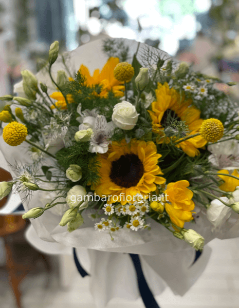 Bouquet di girasoli e complementi